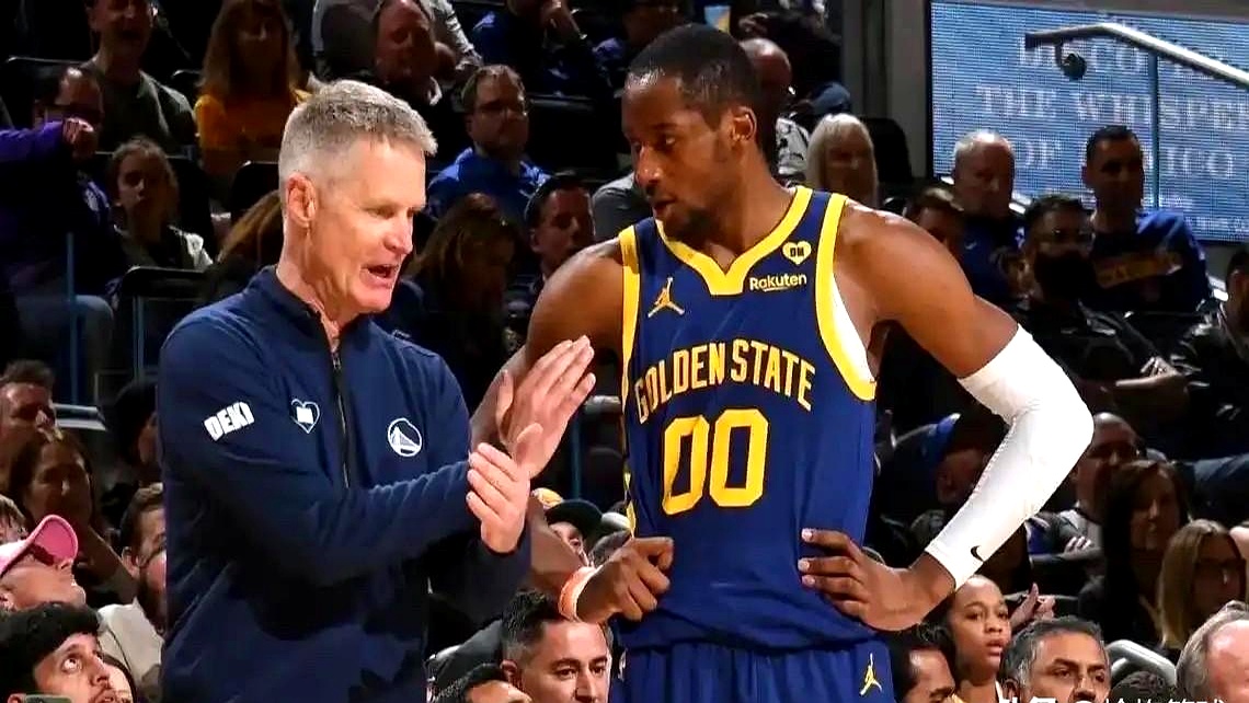 包含勇士队惨败后更衣室爆发冲突，主帅回应，城市一直谢谢.的词条